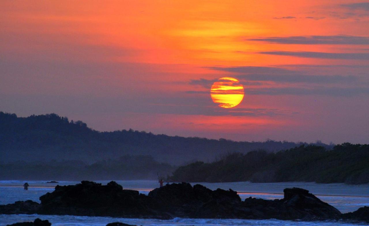 Bed and Breakfast Cormorant Beach House Пуерто-Вільяміль Екстер'єр фото